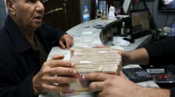 تحسن مفاجئ.. تراجع سعر صرف الدولار مقابل الدينار في الأسواق العراقية